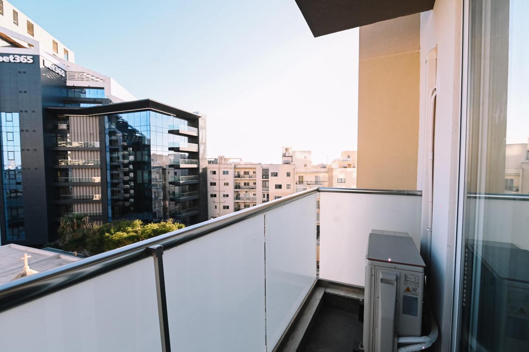 Bright 2 Bedroom Flat In Sliema! Exterior photo